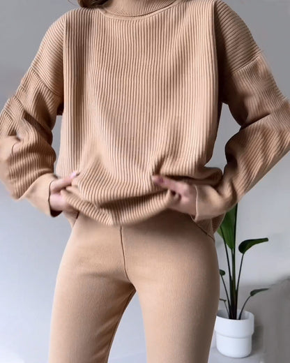 Chic turtleneck top and slim trousers two-piece set