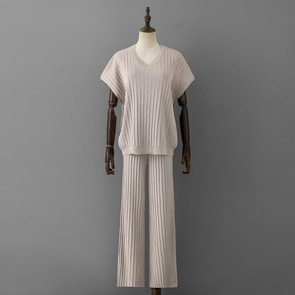 V-neck loose top + pleated wide-leg pants two-piece set