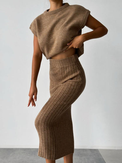 Sleeveless vest + knitted skirt two-piece set