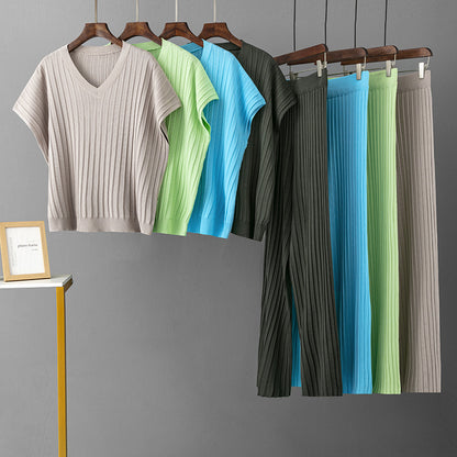 V-neck loose top + pleated wide-leg pants two-piece set