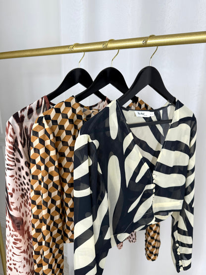 CAPRI - Cropped Shirt (Zebra Print)