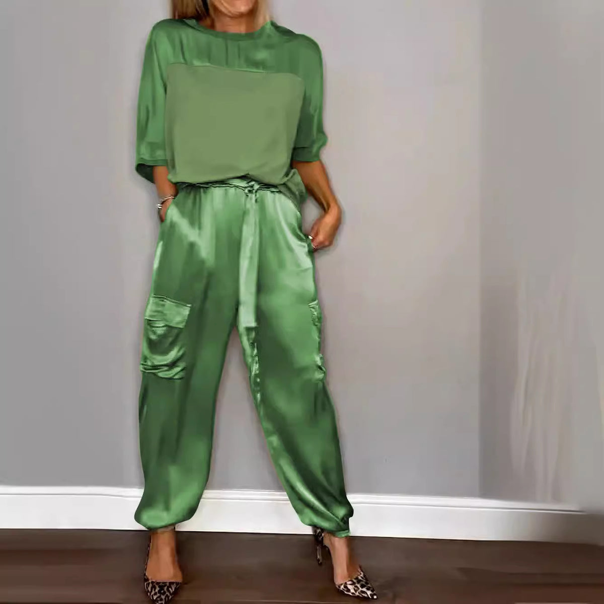 Fashionable Half-sleeved Top & Pants Two-piece Set
